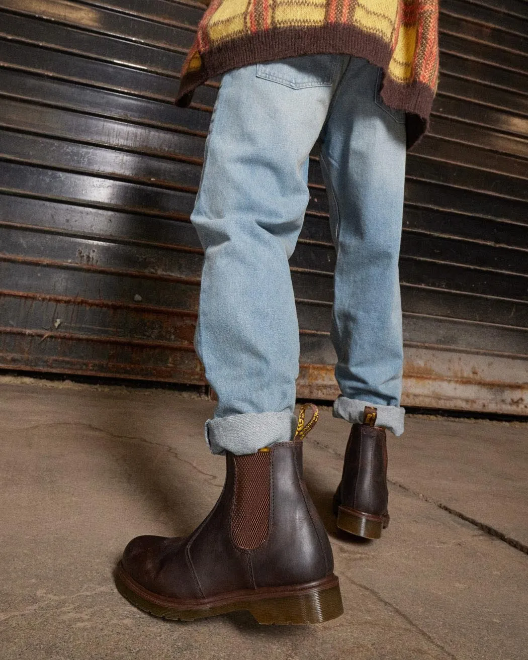 2976 Crazy Horse Leather Chelsea Boots - Unisex|-|Bottes Chelsea 2976 en cuir Crazy Horse - Unisexe