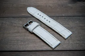 Alligator natural white, handmade in Finland Alligator natural white, handmade in Finland