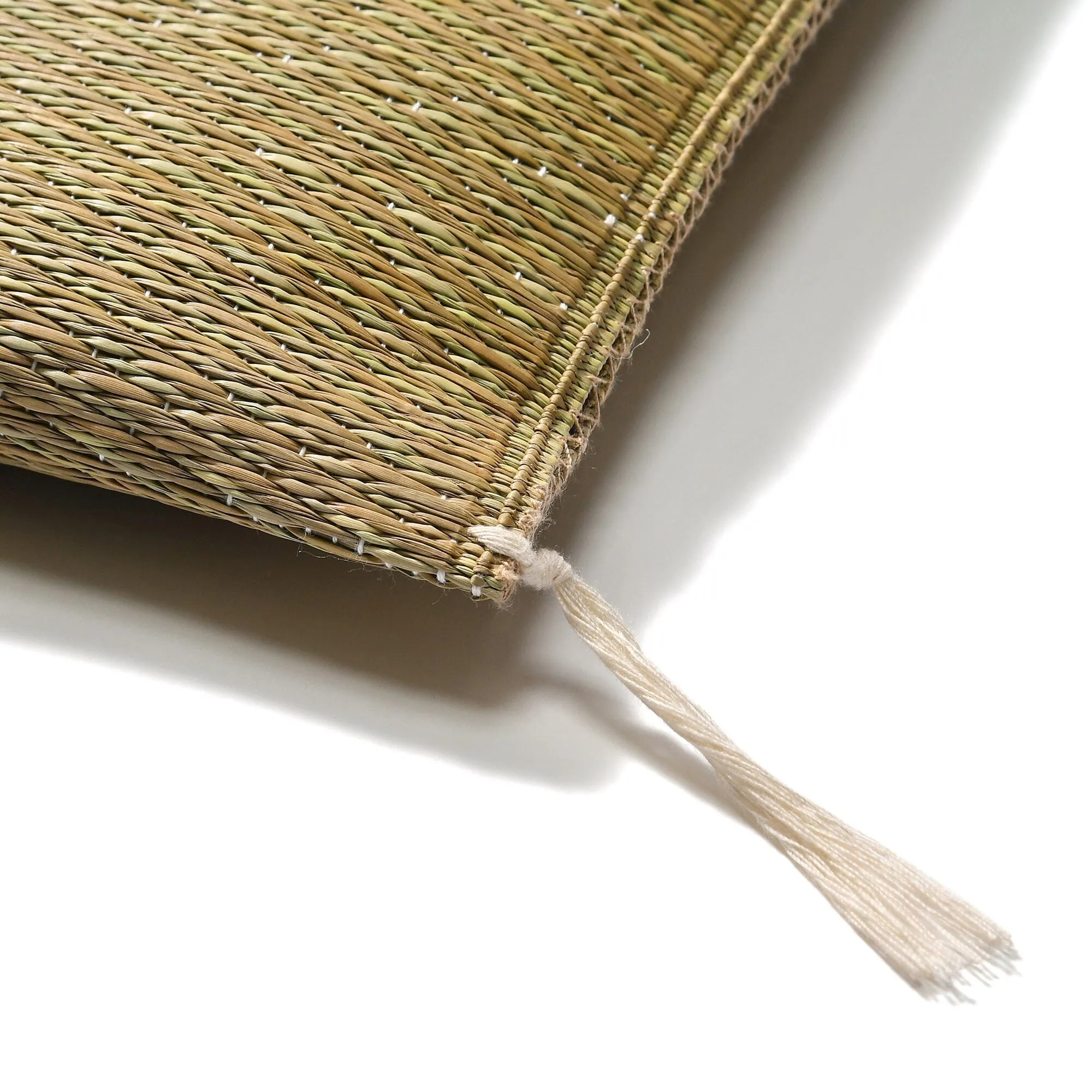 Bicolor Igusa Cushion 600×550 natural