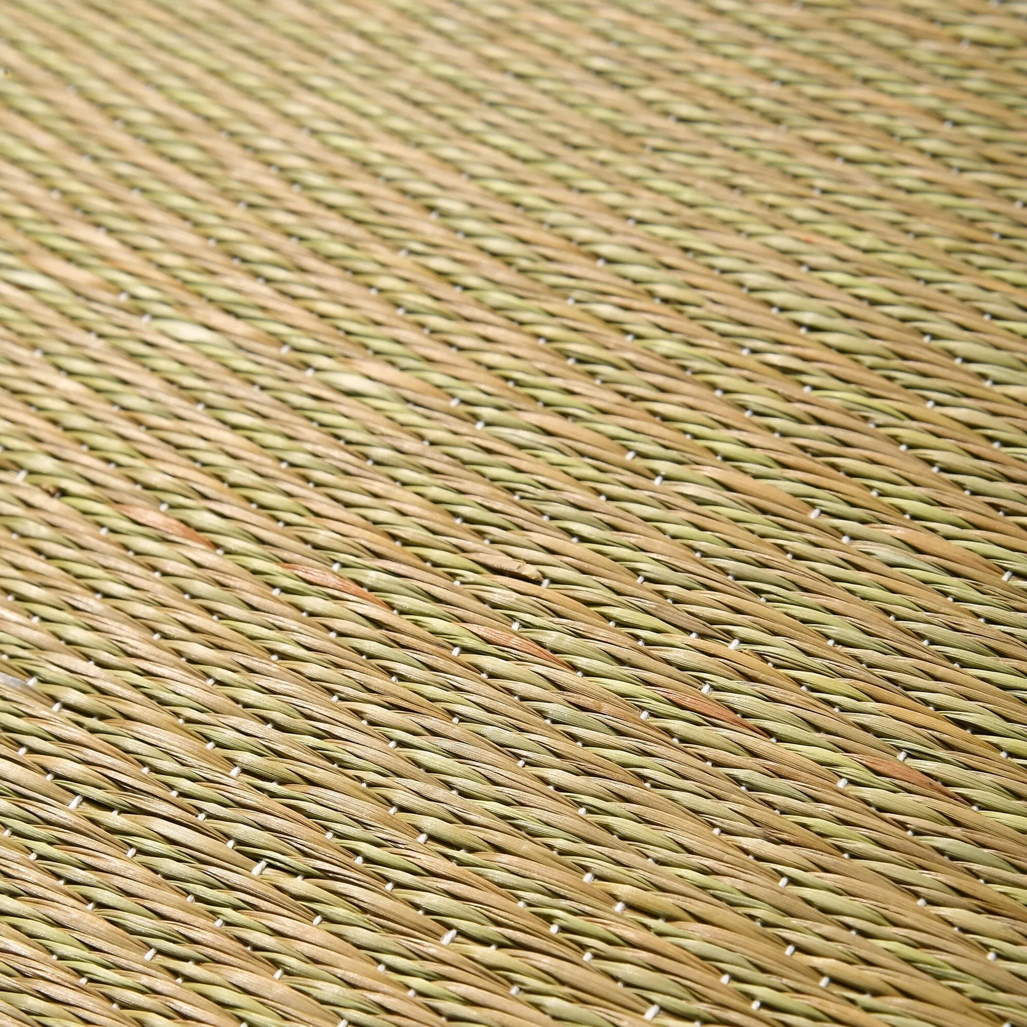 Bicolor Igusa Cushion 600×550 natural