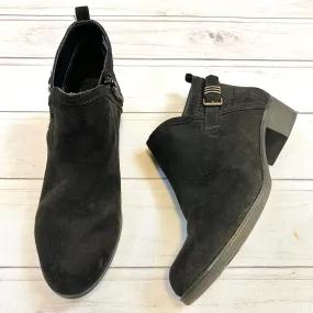 Boots Ankle Flats By Bandolino  Size: 6 Boots Ankle Flats By Bandolino  Size: 6