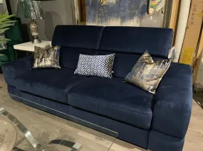 Italian style Palermo Plaza 4 seater large SOFA on Clearance OFFER view Instore . Last one ! Italian style Palermo Plaza 4 seater large SOFA on Clearance OFFER view Instore . Last one !