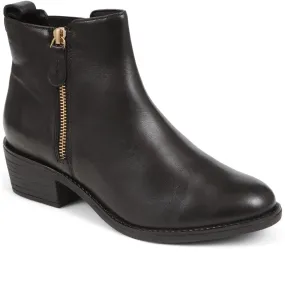 Leather Heeled Chelsea Boots - GUP38500 / 324 315 Leather Heeled Chelsea Boots - GUP38500 / 324 315
