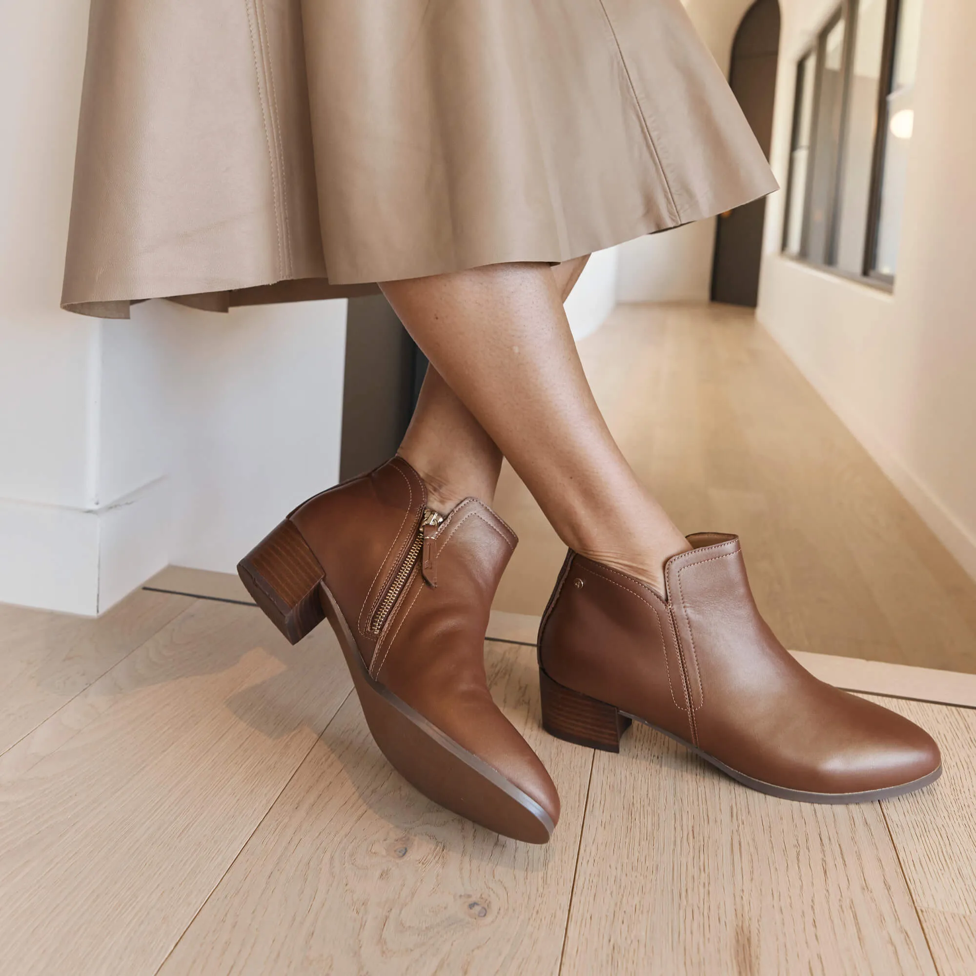 Novah Cognac Metallic