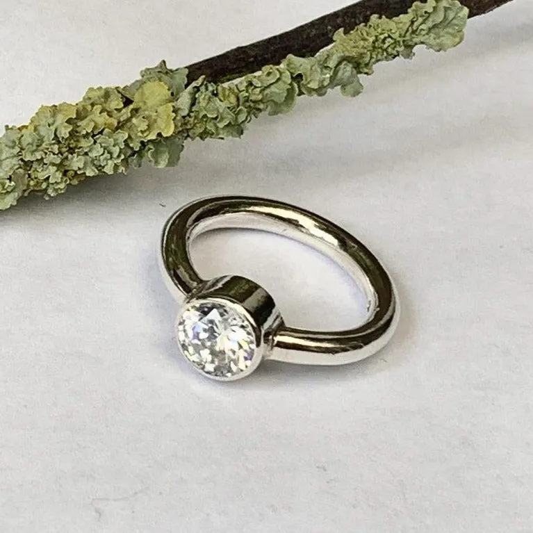 Sterling silver and sparkling zirconia ring - UK size L