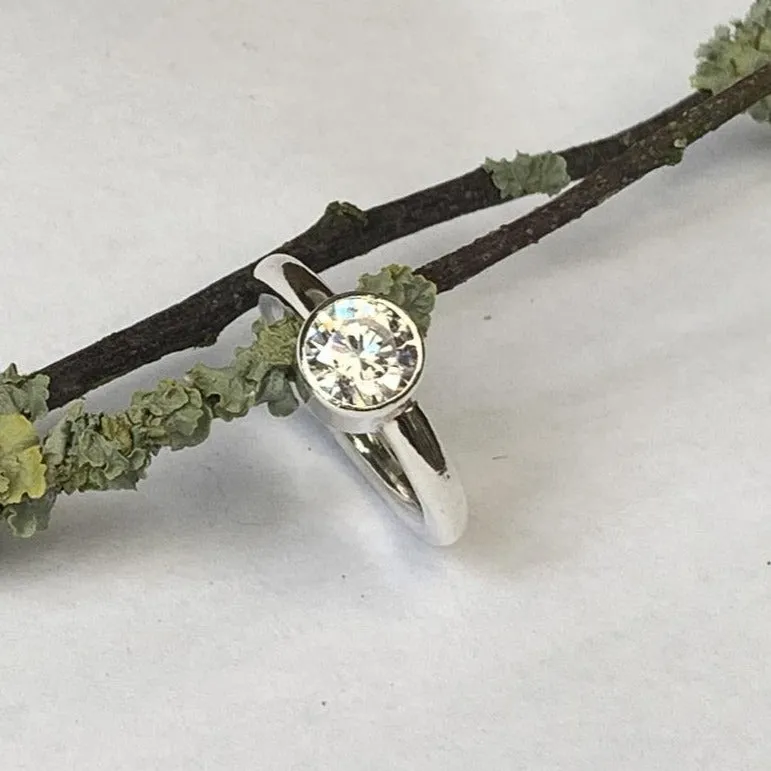 Sterling silver and sparkling zirconia ring - UK size L