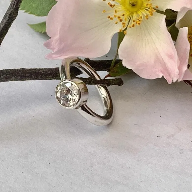 Sterling silver and sparkling zirconia ring - UK size L