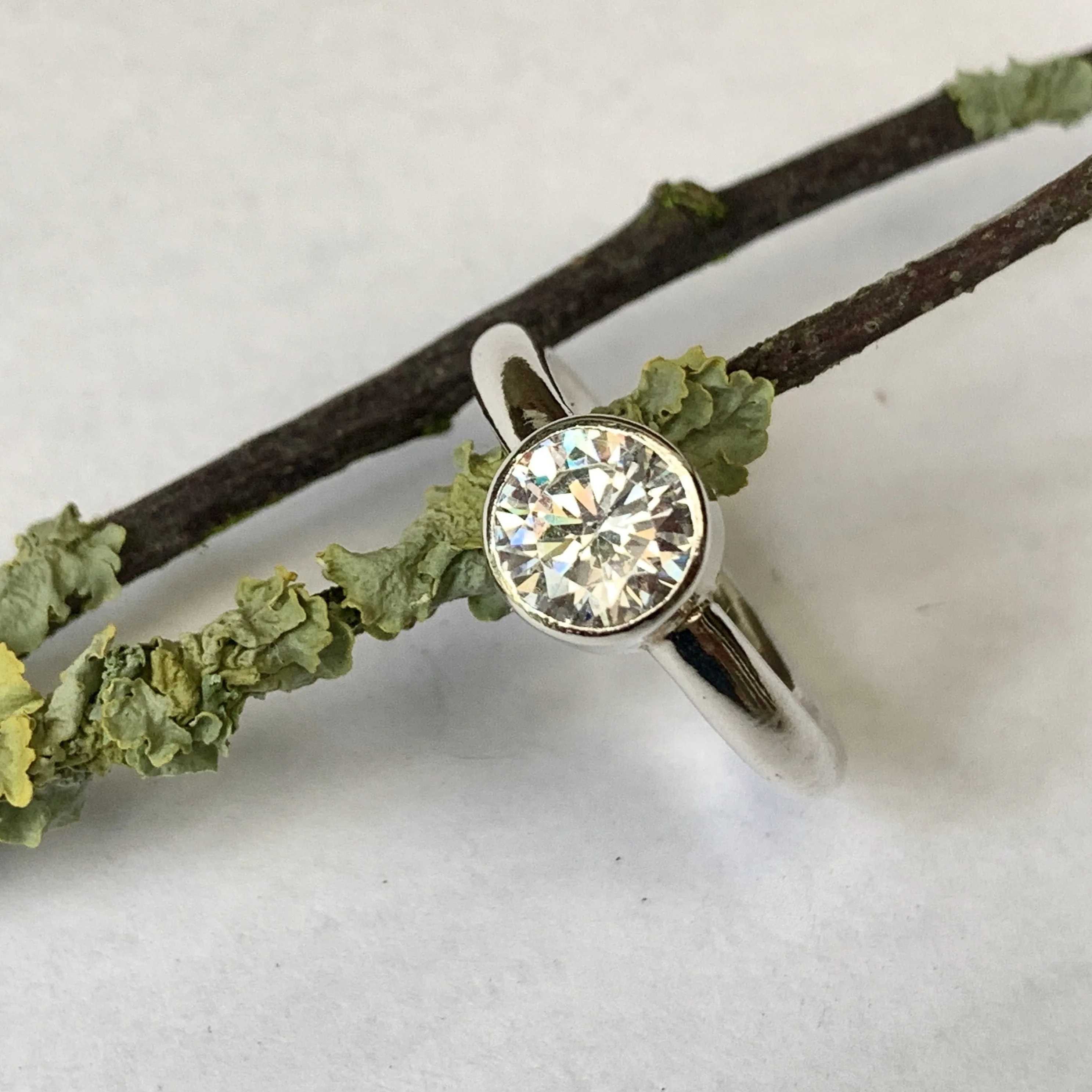 Sterling silver and sparkling zirconia ring - UK size L